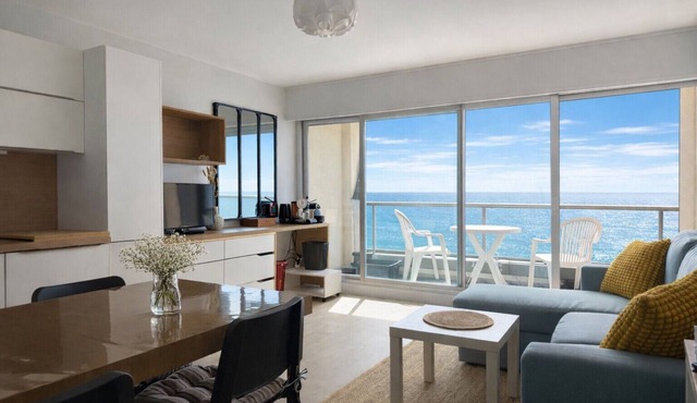 Apartment facing the sea – balcony, 4 guests