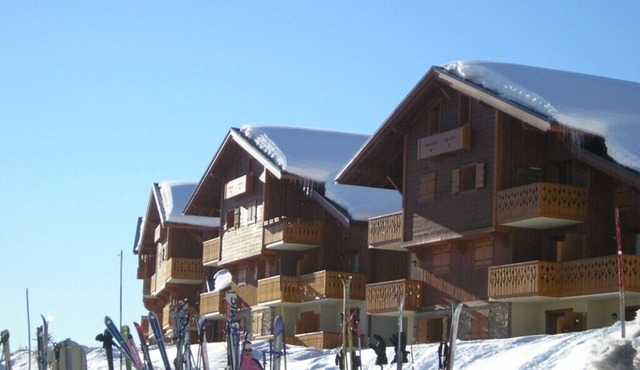 APARTMENT FACING MONT BLANC AND BEAUFORTAIN VALLEY