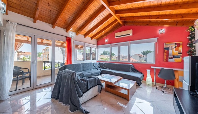 Apartment 'Family Flat - 3 Bedrooms' with Wi-Fi and Air Conditioning