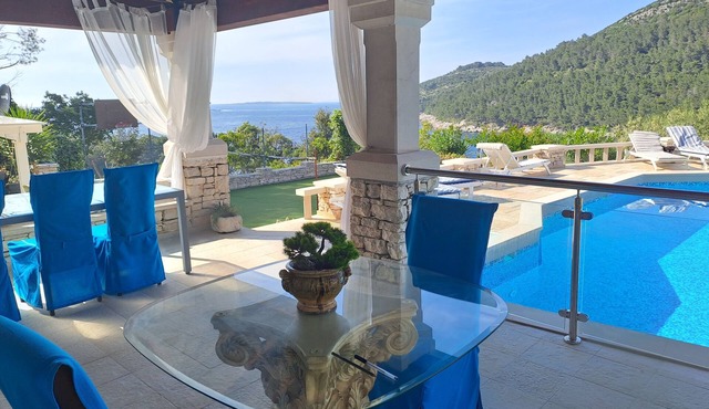Apartment "Fantasy" with 2 bed rooms, terraces, swimming pool, jacuzzy. Sea view