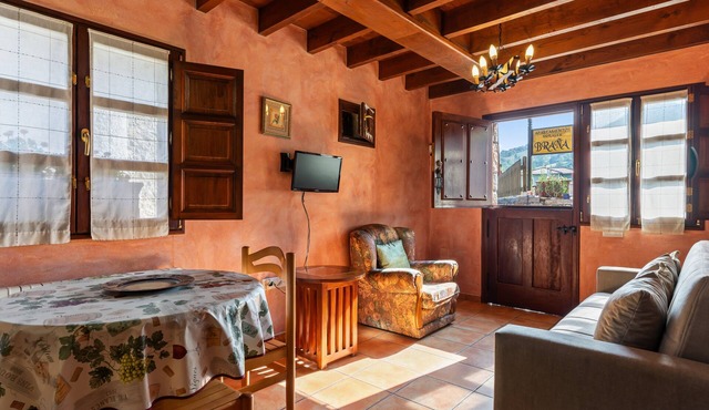 Apartment 'Fana' with Mountain View, Private Garden and Wi-Fi