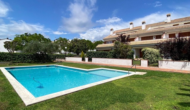 Apartment 'Fantástico S´agaró' with Shared Pool, Private Terrace and Shared Garden