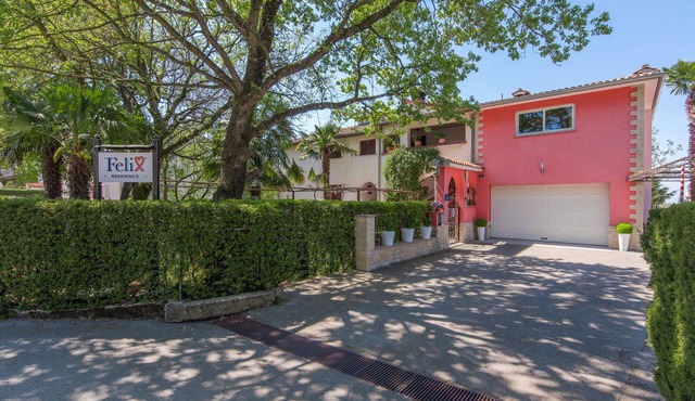 Apartment Felix with pool in Porec