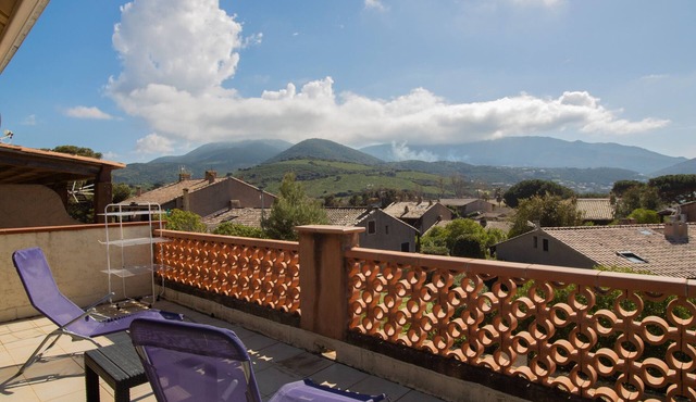 Apartment 'Figuera T4 Grande Terrasse Vue Mer' with Sea View, Wi-Fi and Air Conditioning