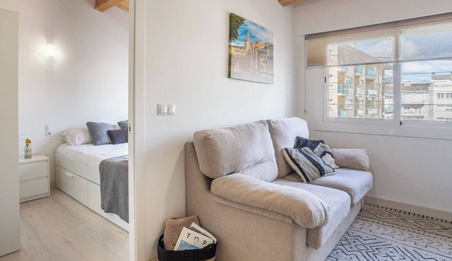 Apartment 'Flat In Girona City Centre' with Shared Terrace and Air Conditioning
