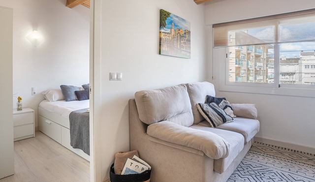 Apartment 'Flat In Girona City Centre' with Shared Terrace and Air Conditioning
