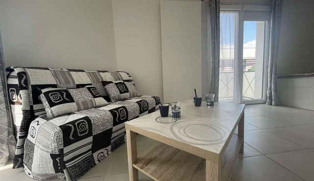Apartment for 3 near beach with parking
