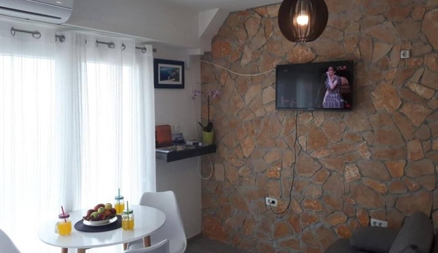 Apartment for 2 in Rijeka, air conditioning, WiFi, grill, parking