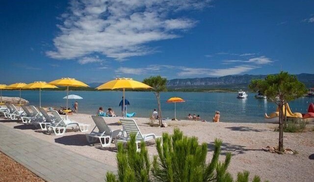Apartment for 2 persons + 2 children approx. 43 qm in Klimno, Kvarner Bay (Krk)