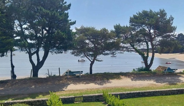 Apartment for 4 people, facing Kervoyal Bay