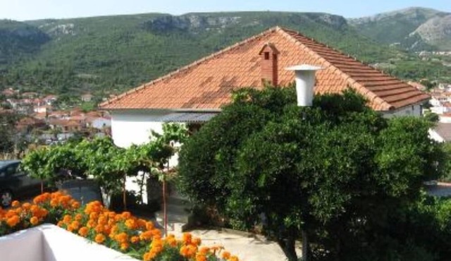 Apartment for 4 persons in Jelsa on the island Hvar