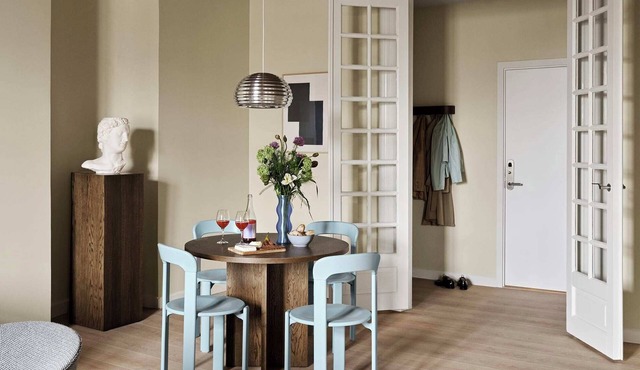 Apartment for 4 with Grand Original Ceilings