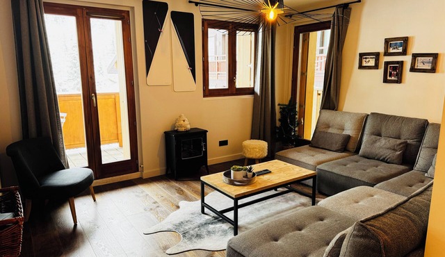 Apartment for 6/8 people, in the center of Méribel, direct access to the slopes