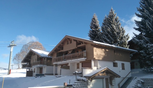 Apartment for 6 people, nicely decorated, located on the edge of the slopes