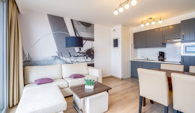 Apartment for 6 people with balcony and sea view