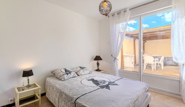 Apartment for 6 people with shared terrace, AC and Wi-Fi