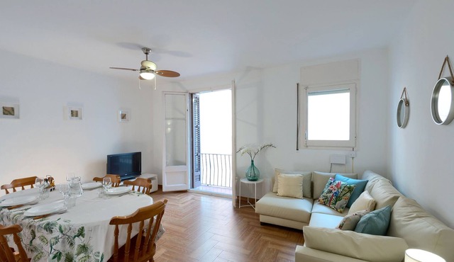 Apartment for 8 people at 2 minutes by walk from the beach and the train station!