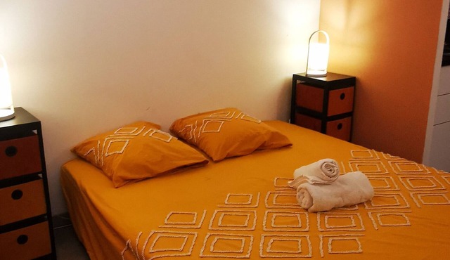 Apartment for 8 people, private parking. Ideal on the road to vacation.