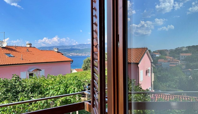 Apartment for 8 persons with Sea View