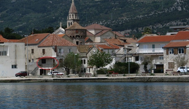 Apartment for two by the sea in Kastel Kambelovac near Split