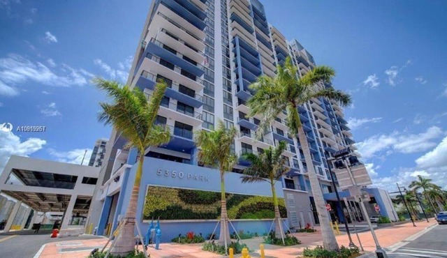 APARTMENT FOR RENT 2 BED 2 BATH 1 Parking DOWNTOWN DORAL