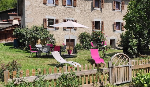 Apartment for rent in a beautiful Savoy building