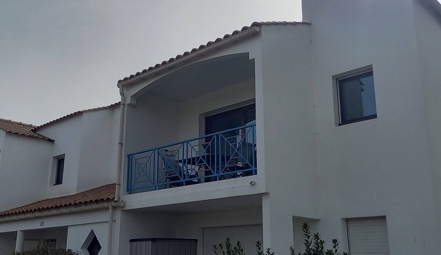 Apartment in residence