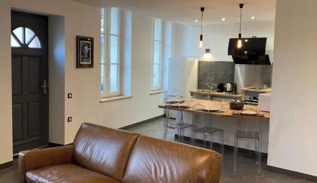 Apartment 'A L'Aube D'Arthur' with Wi-Fi and Air Conditioning