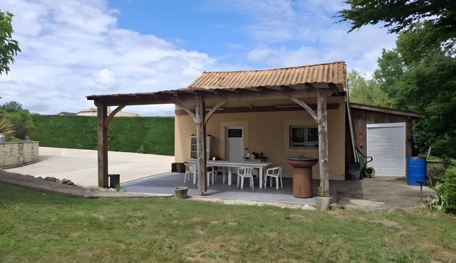 Apartment 'Le Repaire De Belette' with Private Terrace, Shared Garden and Wi-Fi