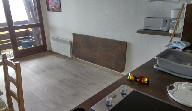 Apartment facing south, magnificent views, secure private garage