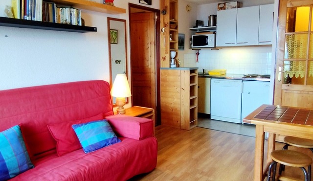 Apartment in Adrets-Prapoutel, 2 rooms, balcony, close to slopes and shops