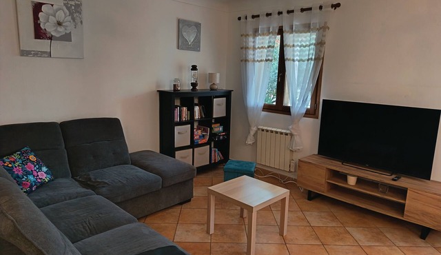 Apartment 6 Pers- Garden and garage, 5 mn from the lake 🌿🚗🌊