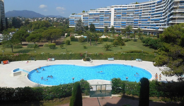 Apartment "Le France" with panoramic view of Cannes Marina