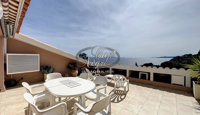 Apartment with terrace and sea view near Rayol Beach