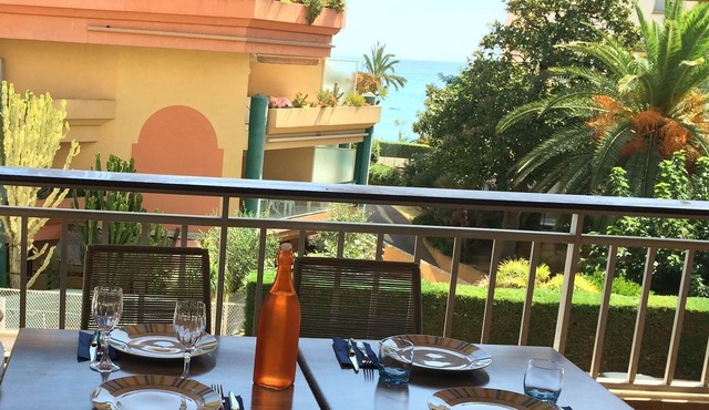 APARTMENT 6 pers 150m SEASIDE SEA LARGE TERRACE SEA VIEW PARKING