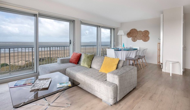 Apartment facing the sea for 8 people