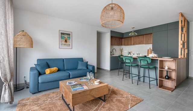 Apartment for 4, center and seaside