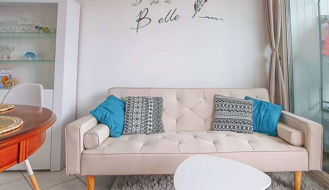 Apartment 'Appartement Vue Mer 50m De La Plage' with Sea View and Balcony
