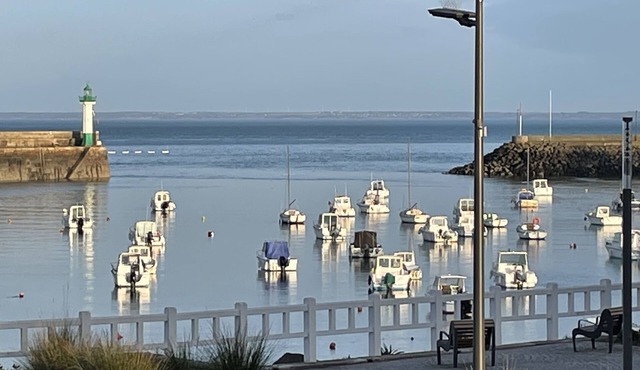 Apartment facing the sea