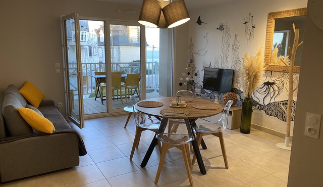 Apartment sea view & feet in the water