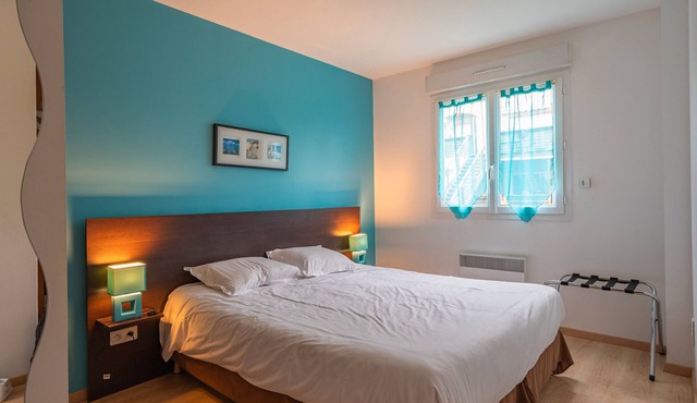 Apartment 'Le Clos Du Champ De L'Amour - Ile D'Aix' with Private Pool and Air Conditioning