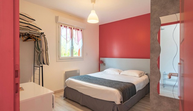 Apartment 'Le Clos Du Champ De L'Amour - Talmont' with Private Pool and Air Conditioning