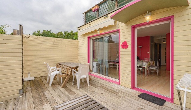 Apartment 'Le Clos Du Champ De L'Amour - La Rochelle' with Pool, Wi-Fi and Air Conditioning