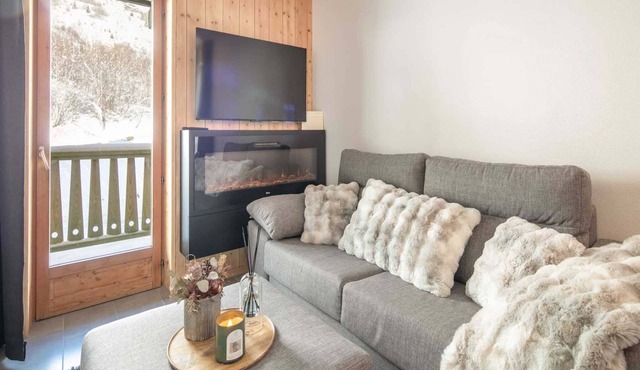 Apartment in Saint-Sorlin with Mountain Views