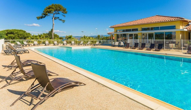 Apartment with Terrace & Pool