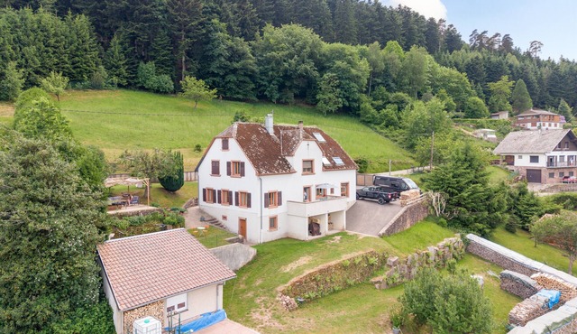 Apartment 'Chez Mémé' with Mountain View, Balcony and Wi-Fi