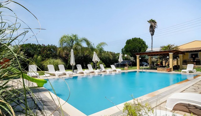 Apartment 'Frini One-Bedroom' with Shared Pool, Wi-Fi and Air Conditioning