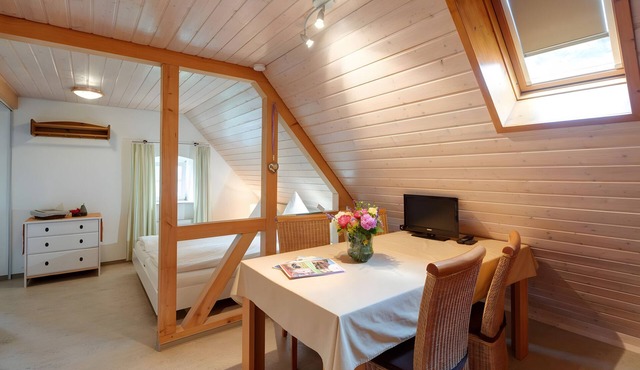 Apartment 'Gänseblümchen' with Shared Terrace, Shared Garden and Wi-Fi in Gerabronn