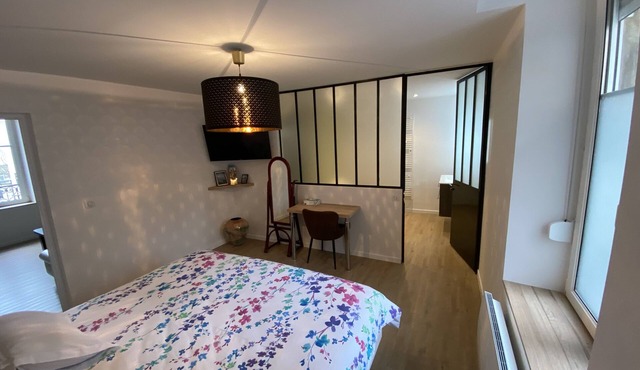 Apartment-Gaby-City-Ensuite with Shower-City view