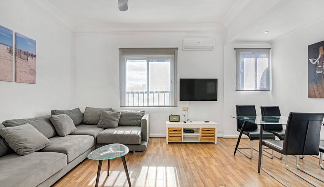 Apartment 'Gandia Center' with Balcony, Wi-Fi and Air Conditioning